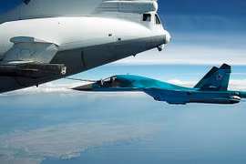 "Vã mồ hôi" nghe anh hùng phi công Nga kể chuyện tiếp liệu trên không cho Su-34