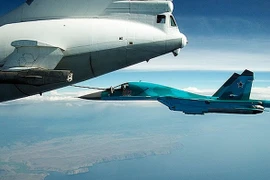 "Vã mồ hôi" nghe anh hùng phi công Nga kể chuyện tiếp liệu trên không cho Su-34