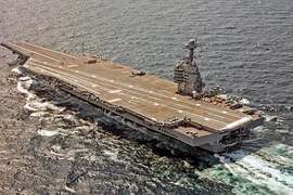 Choáng: Tàu sân bay 13 tỷ USD của Mỹ không thể tự vệ khi tham chiến