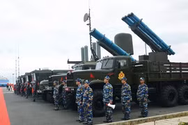 Hải quân Việt Nam tăng cường sức chiến đấu với "siêu tên lửa bờ"