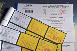 Mua bảo hiểm xe máy dễ hơn mua rau, vì sao chẳng mấy người mặn mà?