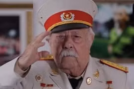 Chuyện về chiến sĩ người Hy Lạp được phong tặng Anh hùng Lực lượng Vũ trang Việt Nam