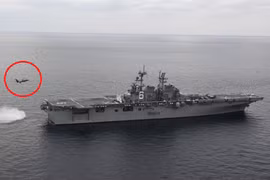 Mỹ "vuốt mặt" Trung Quốc, mang tiêm kích F-35B ra huấn luyện sát biển Hoa Đông