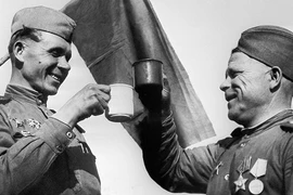 Không lo nồng độ cồn, vì sao lính tàu ngầm Nga phải uống rượu mỗi ngày? 