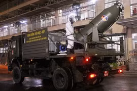 Chi tiết xe đặc chủng Việt Nam tự nghiên cứu, sản xuất khử trùng BV Bạch Mai