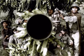 Mãn nhãn ảnh phục chế về lính giải phóng trên báo nước ngoài