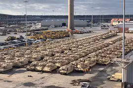 Mỹ đưa 'rừng thiết giáp' vào 'sát vách' Nga