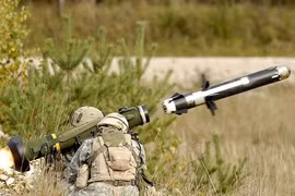 "Chê ỏng chê eo", Ukraine vẫn mua thêm một dàn tên lửa chống tăng Javelin từ Mỹ