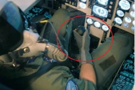 Vì sao chiến cơ hiện đại của Mỹ lại bỏ cần lái ra khỏi háng phi công?