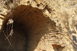 Nỗi kinh sợ của những ‘kẻ cướp mộ’ núi Rùa chứa đầy báu vật 