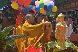 Đại lễ Phật Đản: Tại sao phải tắm Phật trong ngày Phật đản sinh?