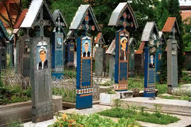 Kỳ lạ bia mộ 'trêu chọc' người chết ở nghĩa trang Romania