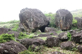 Điều huyền bí quanh ngọn núi “có tiên hạ phàm” độc nhất VN 