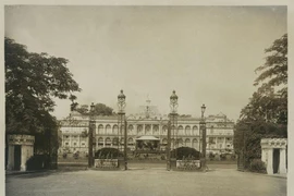 Ngỡ ngàng kiến trúc khác lạ thuở sơ khai của Dinh Độc Lập