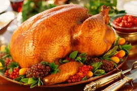 Nên ăn gì ngày Tết để không lo tăng cân vùn vụt?