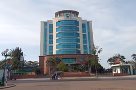 Khu đất của Vietcombank xây dựng trên đường Nguyễn Tất Thành. Ảnh: Báo Người Lao Động.