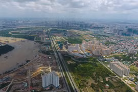 Hàng trăm dự án bất động sản "lao đao" vì pháp lý