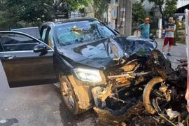 Tin mới nhất vụ tài xế Mercedes tông chết Grabbike, nữ tiếp viên bị thương 