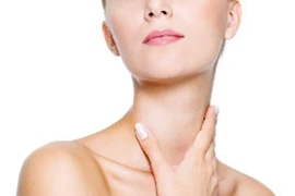 Nhận biết dấu hiệu sớm của bệnh ung thư đầu cổ