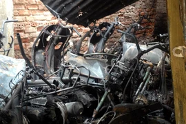 Cháy từ cột điện thiêu rụi 40 xe máy 