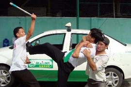 Hà Nội: Cướp taxi táo tợn trong đêm 