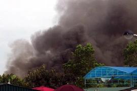 Trung tâm giải trí đối diện SVĐ Mỹ Đình cháy lớn