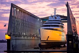 Cận cảnh du thuyền lớn nhất thế giới