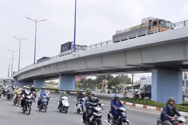 Kỳ lạ câu chuyện “long mạch” của một cây cầu vượt