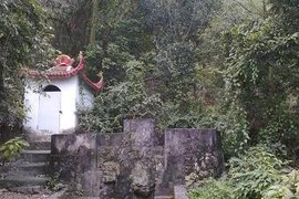 Kỳ lạ nước giếng thiếu nữ uống vào đẹp da