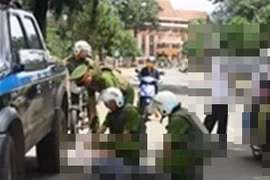 “Trung sĩ cảnh sát hi sinh” khiến dân mạng “bật khóc”