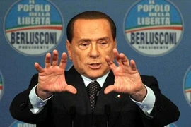 Berlusconi chuyển giao quyền lực cho “con gái rượu“?
