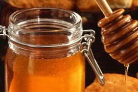 “Phanh phui” mật ong giả chứa hóa chất