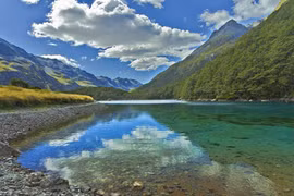 Ngoạn mục hồ sạch nhất thế giới ở New Zealand