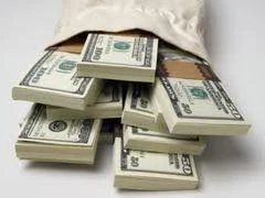 Nữ nhân viên dọn phòng trộm 900USD của khách