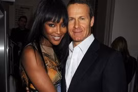 Bồ tỷ phú tố Naomi Campbell độc ác