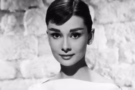 Audrey Hepburn: “Tại sao mọi người lại nghĩ tôi đẹp?“