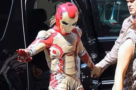 Độc chiêu “trốn” paparazzi của sao nổi tiếng 