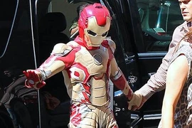 Độc chiêu “trốn” paparazzi của sao nổi tiếng 