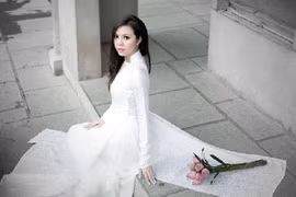 “Gà” mới của Khắc Tiệp nuột nà hơn Ngọc Trinh 