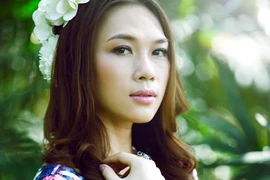Mỹ Tâm tự làm mẫu cho bộ sưu tập mới 