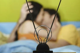 Lợi - hại “chiêu” quản con bằng công nghệ