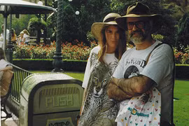 Hy hữu: Con gái ủng hộ cha chết 