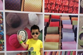 Cậu bé 4 tuổi được mẹ sắm cho tủ hàng hiệu khổng lồ