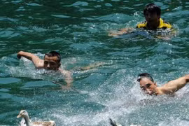 Cuộc thi bắt vịt ở Trung Quốc