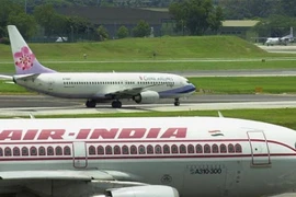 Cơ trưởng “nhốt” ngoài buồng lái, máy bay hạ cánh khẩn cấp