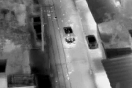 Trực thăng cảnh sát xả súng vào xe nghi phạm ma túy