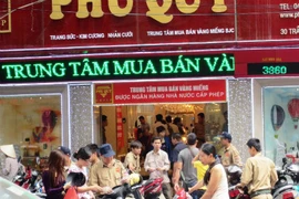 Thử “đọc” tâm lý người dân khi đổ xô mua vàng 
