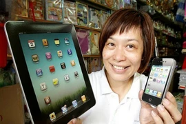 iPhone, iPad... giấy “sốt hàng” dịp Tết Thanh minh