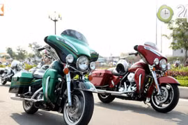 “Vua đường trường” Harley Road King “đại náo” Việt Nam