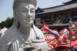 Hình ảnh Lễ Phật đản đẹp như bức tranh